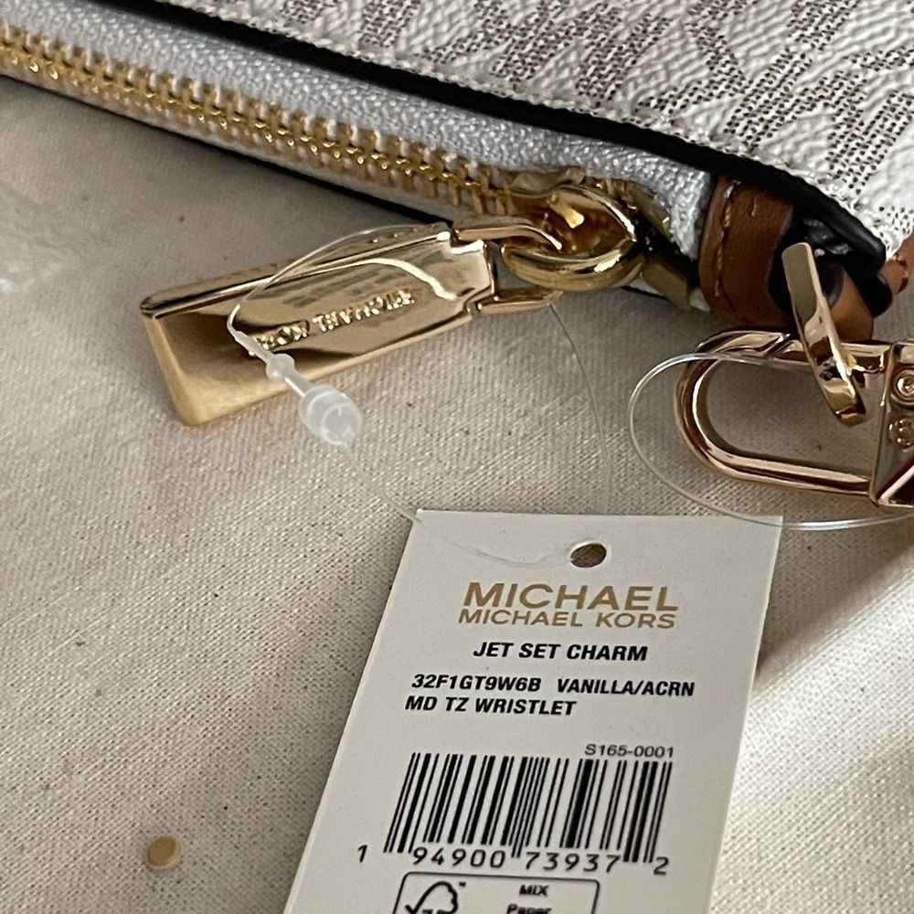 New🌸 mk Jet Set Charm Signature Logo Medium Top Zip Wristlet - Picture 7 of 7